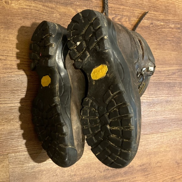 All leather Asolo hiking boots—well loved! - Picture 4 of 10